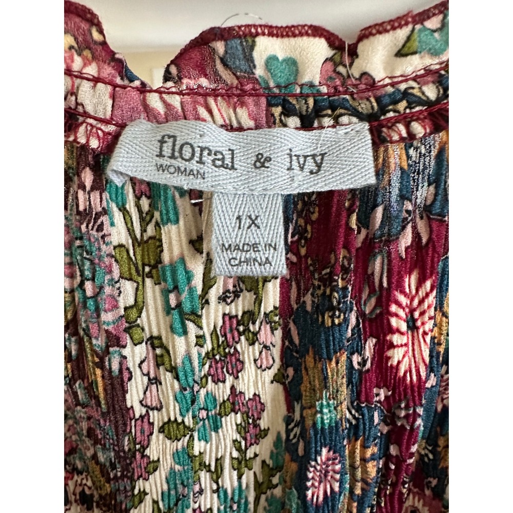Floral‎ & Ivy Woman Patchwork Floral Smocked Boho Blouse 1X Multicolor Fairycore - Picture 3 of 8